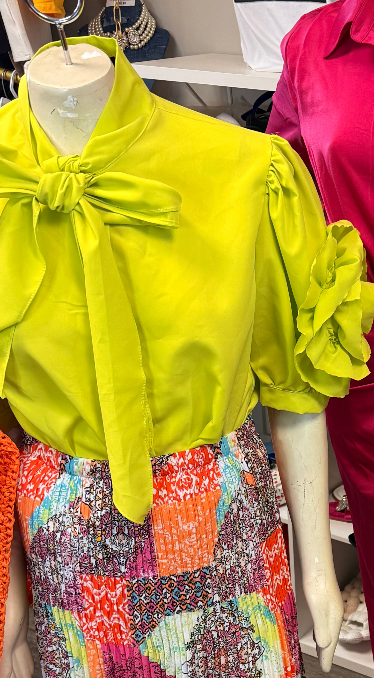 xl Green Button With Tie