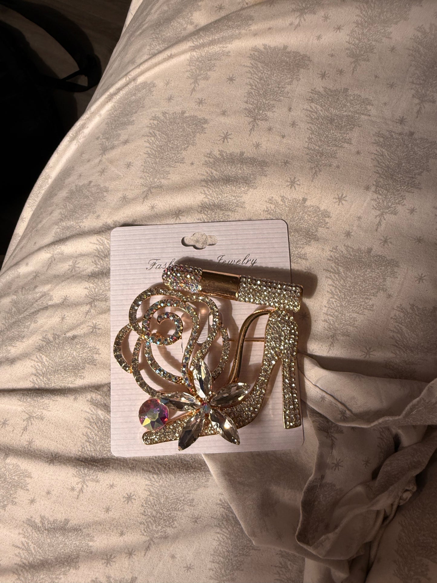 Over Size Bling Heel Brooch