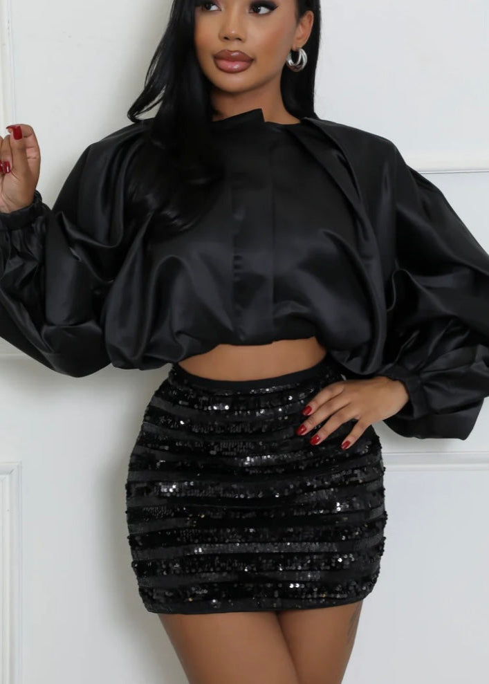 LONG SLEEVE FRONT CROP BUBBLE TOP Black Plus