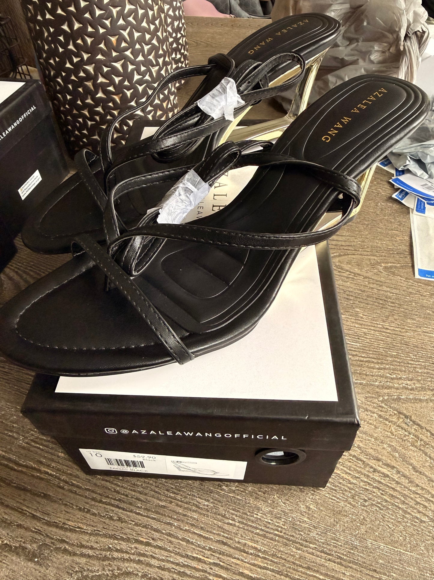BLACK STRAP GOLD WEDGE HEEL A