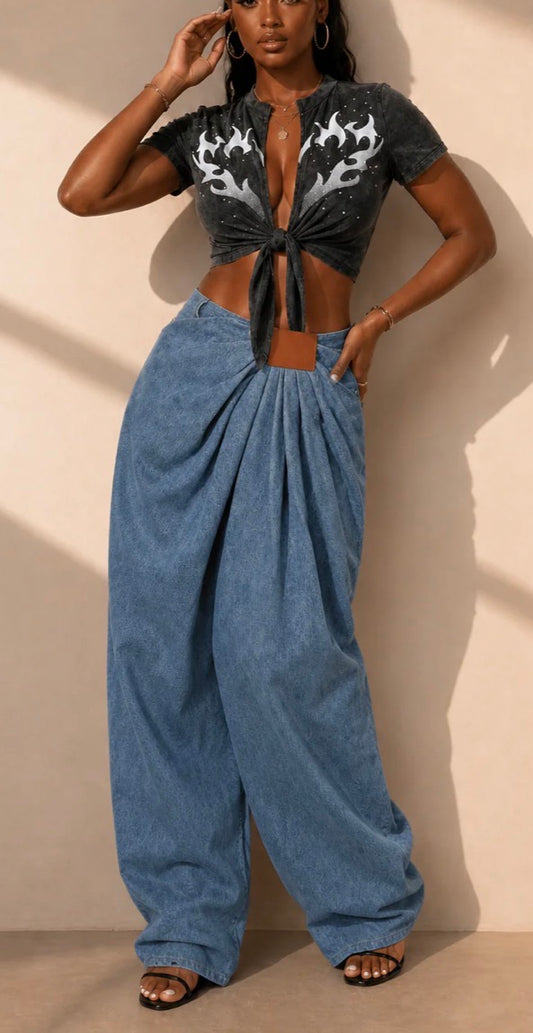 PLEATED WIDE LEG JEANS