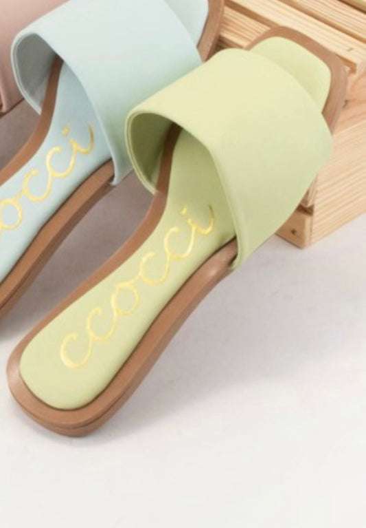 Kelly Bold Strap Upper Slide Sandal