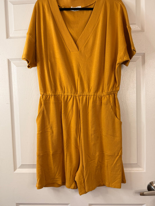 Plus V-Neck Short  Romper With Pockets Mustared