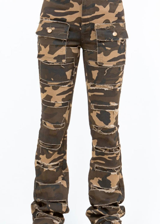 PLUS SIZE DISTRESSED PATCHWORK STACKED PANTS 830 028 Camo