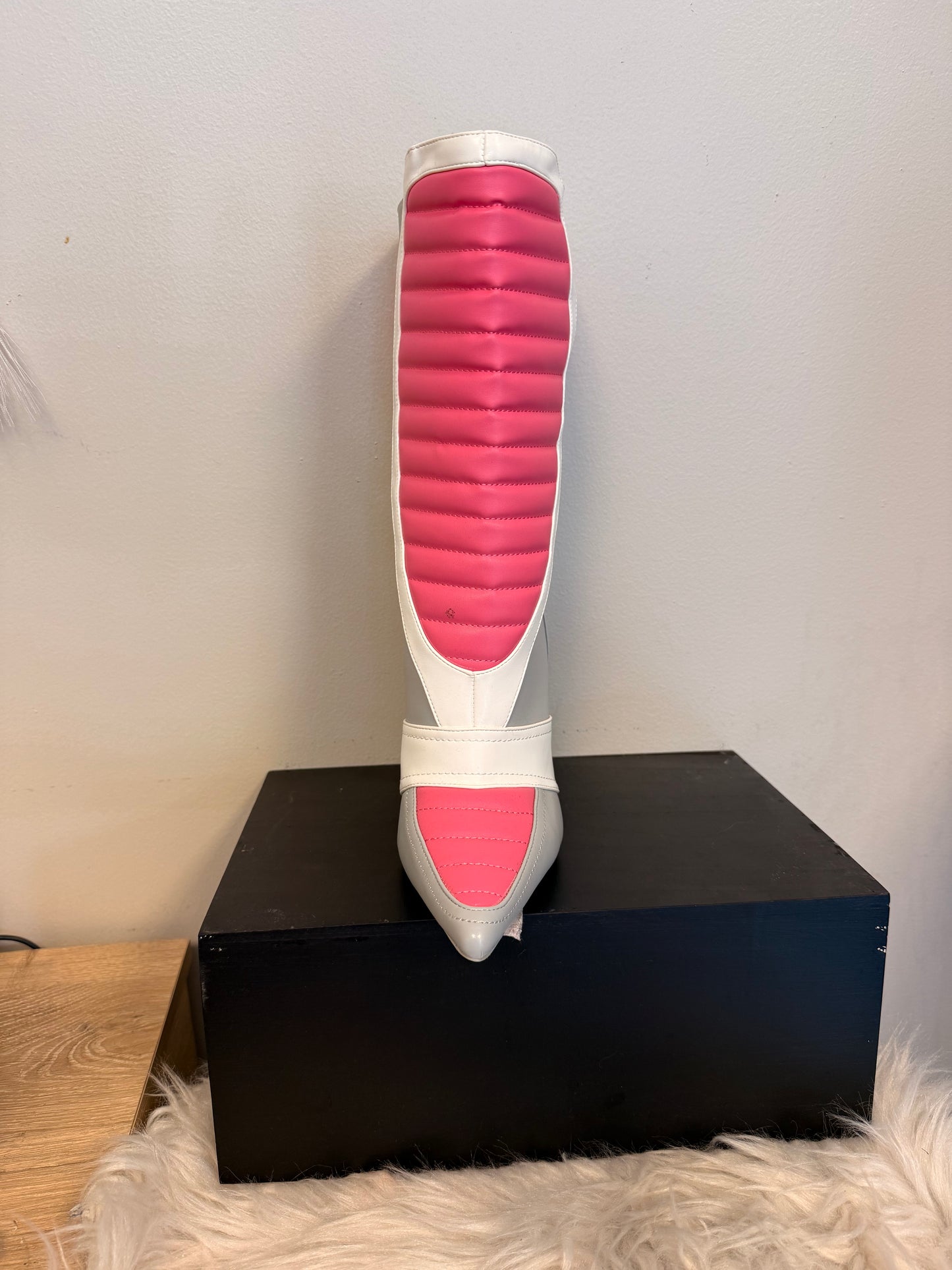 White/Pink Boot 8