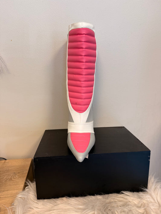 White/Pink Boot 8