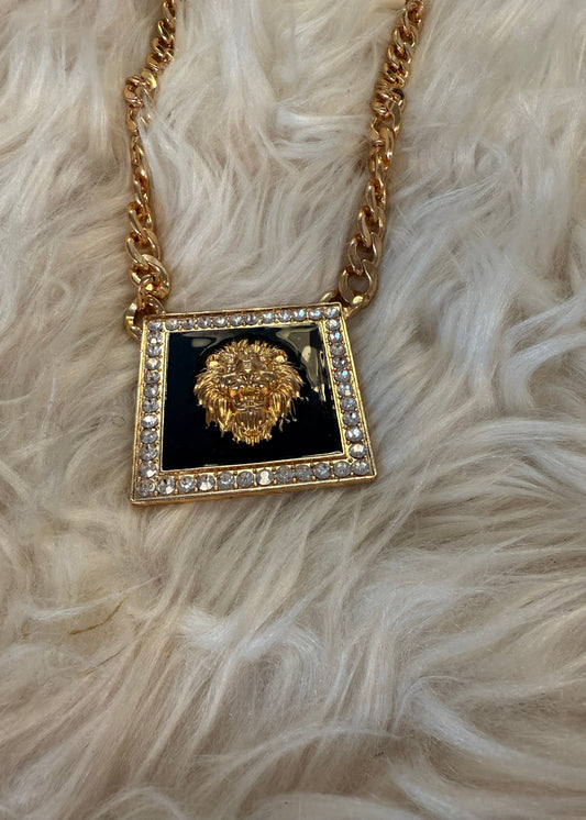 Black& Gold Necklace Lion Square n