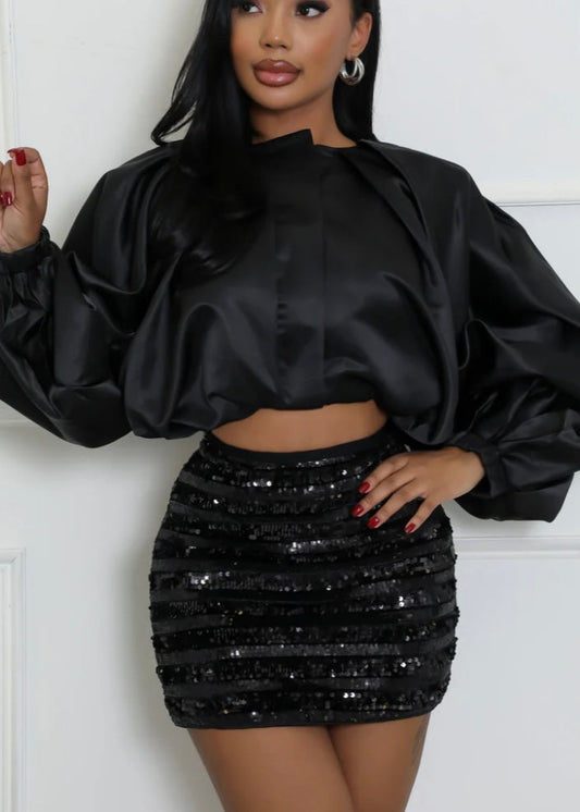 LONG SLEEVE FRONT CROP BUBBLE TOP Black Plus