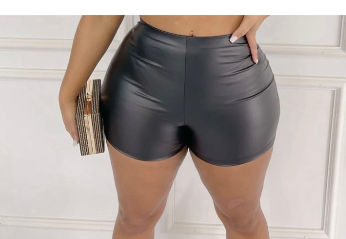 Faux Leather Shorts NA Plus