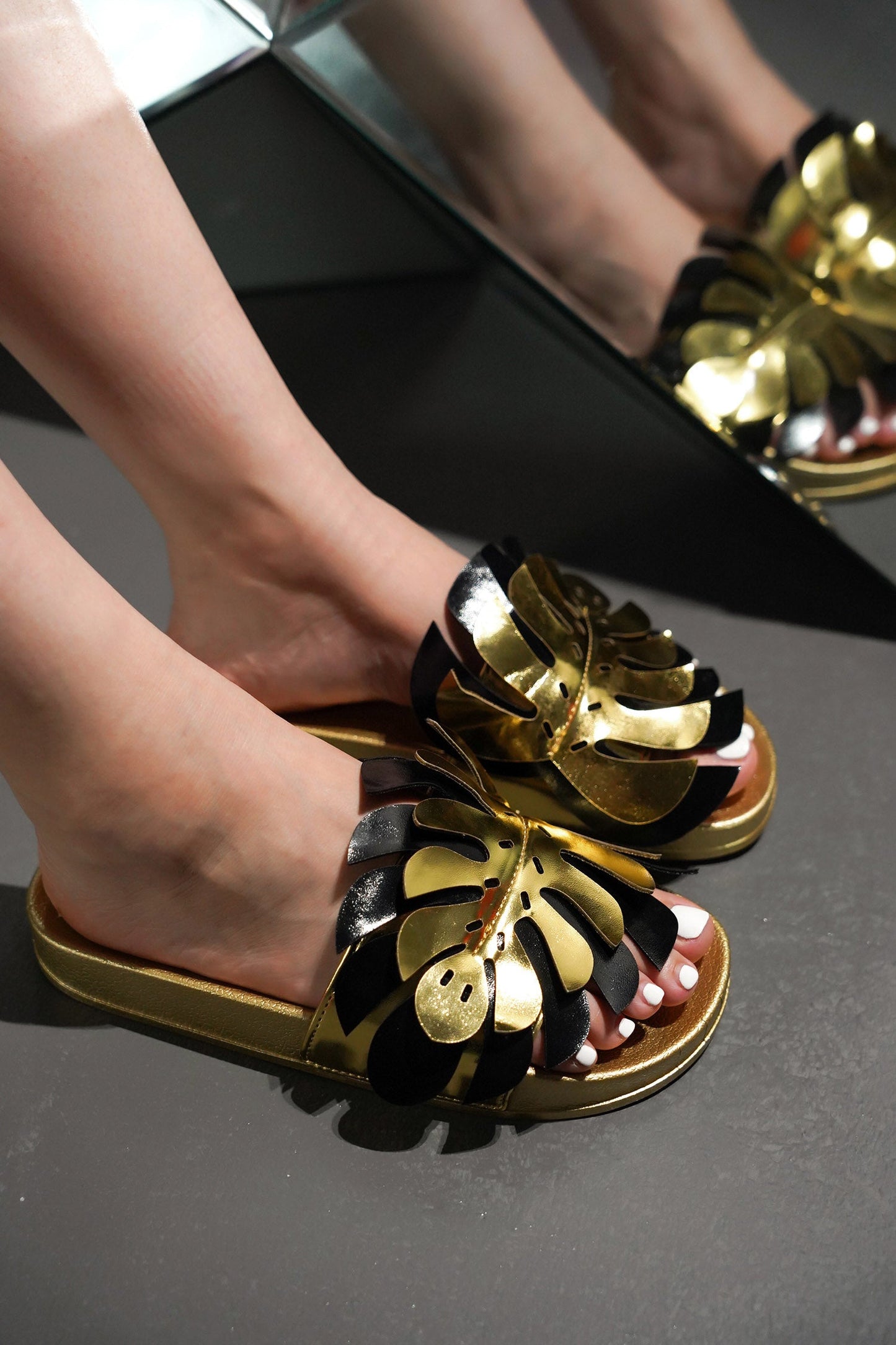 CAPE ROBBIN SHARAI - GOLD